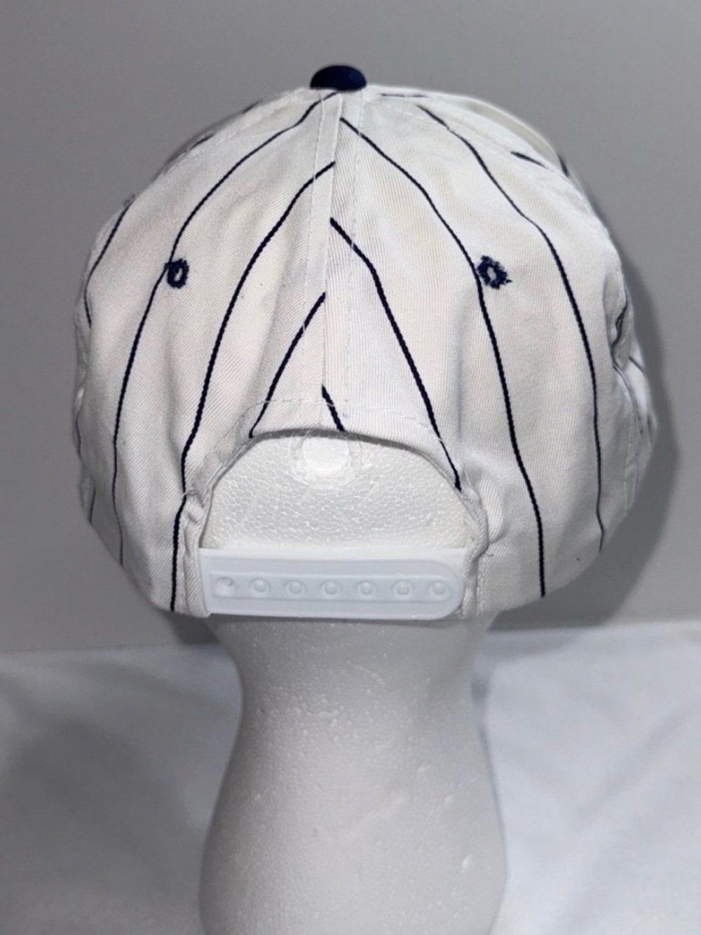 Baseball cap - Picture 3 of 4